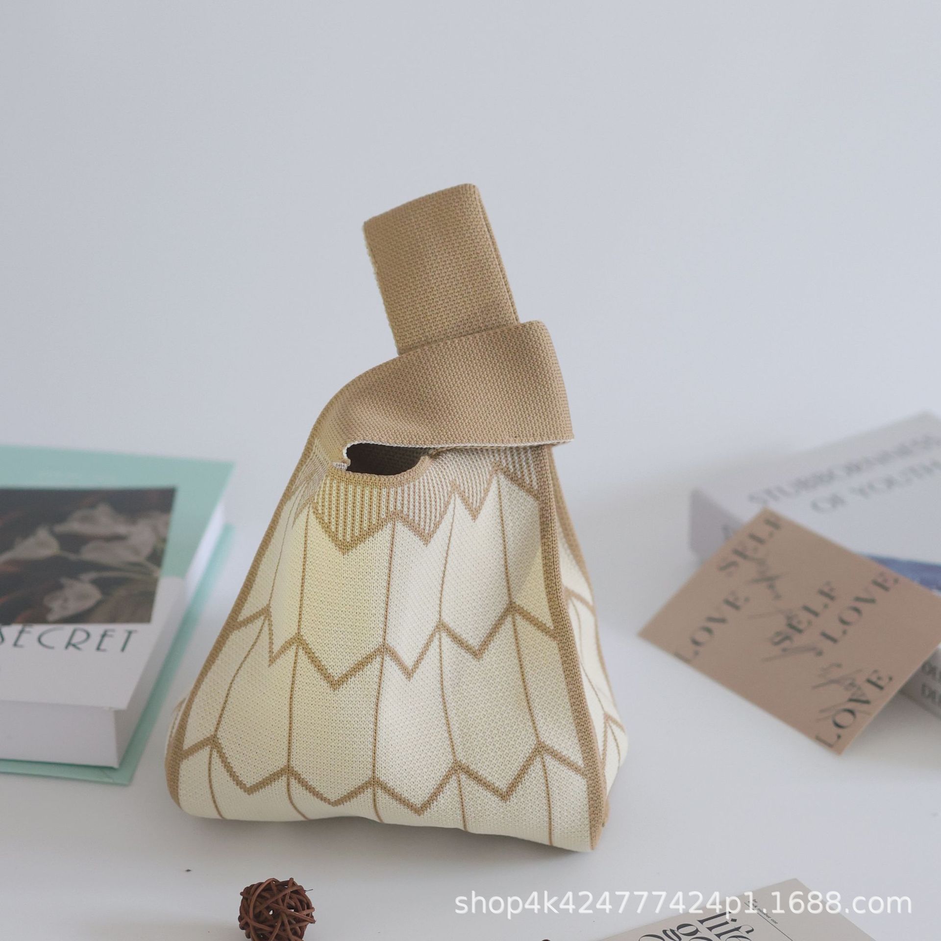 INS bolso de celebridad de Internet bolso de cubo de lana de punto para mujer bolso de mano casual bolso de mano de estilo japonés y coreano bolsa de Almuerzo