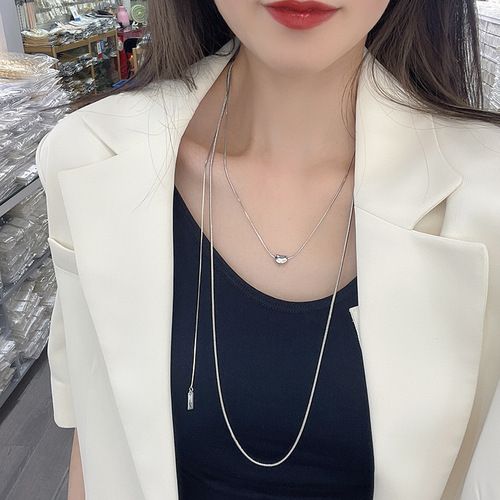 Minimalist Long Snake Bone Chain with Layered Design, Light Luxury Freshwater Pearl Necklace, High-End Women's Sweater Chain, Wholesale