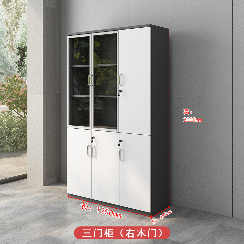 Mueble de tres puertas con puerta derecha de madera.