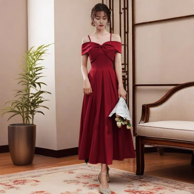 法式红色结婚敬酒服新娘一字肩吊带订婚礼服女小个子回门连衣裙女