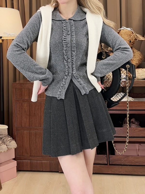 Classic Retro Slim-Fit Sweater with Doll Collar for Women, Autumn High-End Elegant Versatile Cardigan Top