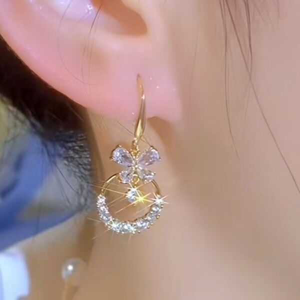 Elegant agile fashionable universal sophisticated earrings