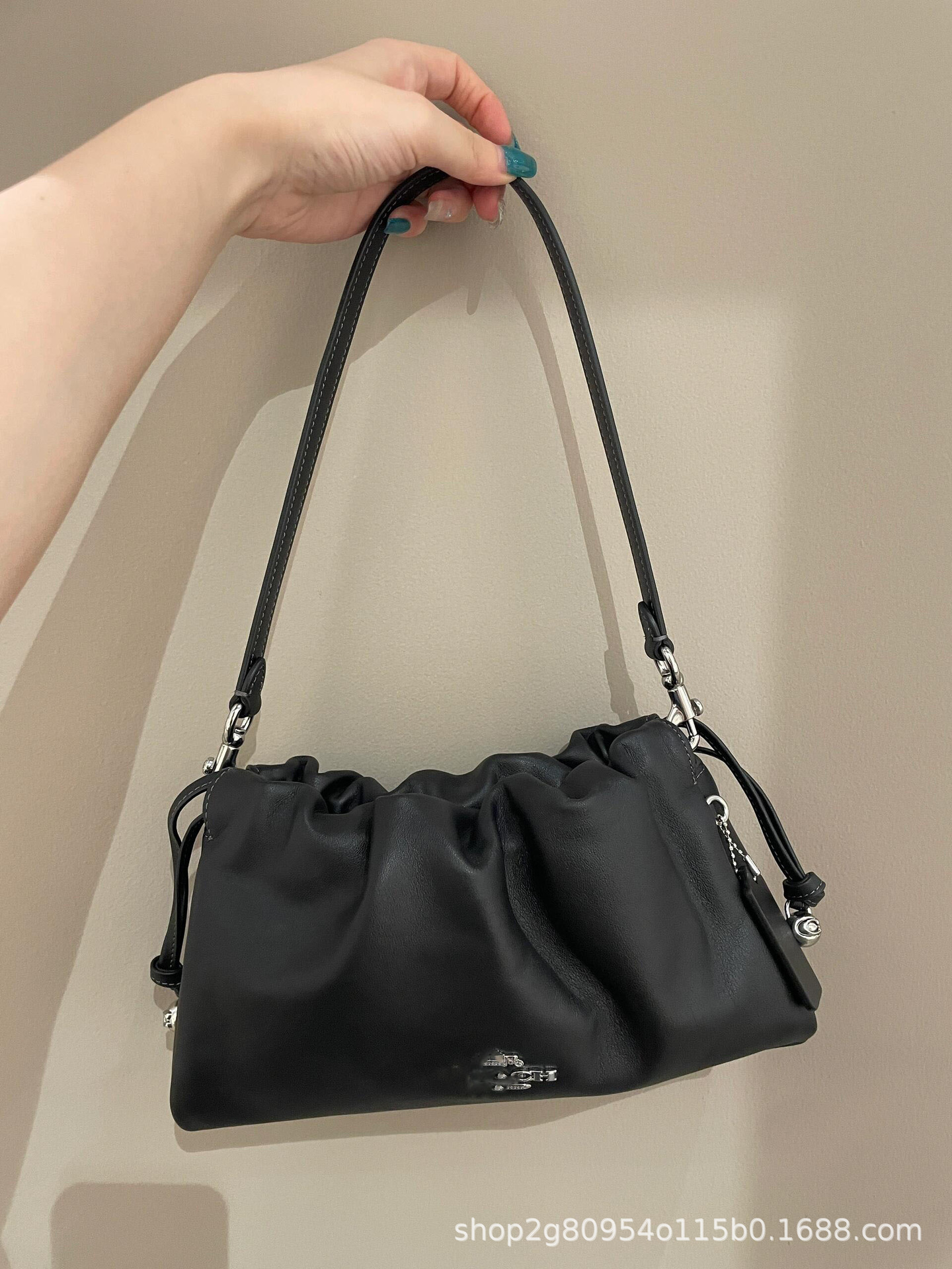 2025 New Faye Cloud Bag Genuine Leather Handbag Luxury Underarm Bag Versatile Soft Leather Shoulder Crossbody Bag - Thumbnail 8