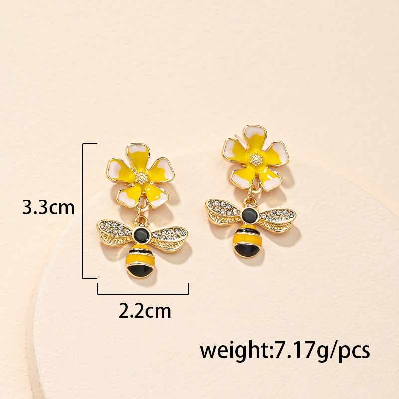 Bijoux D&#39;oreille Du Nouvel An Abeille Fleur Boucles D&#39;oreilles Diamant Goutte Huile Boucles D&#39;oreilles Femme display picture 1