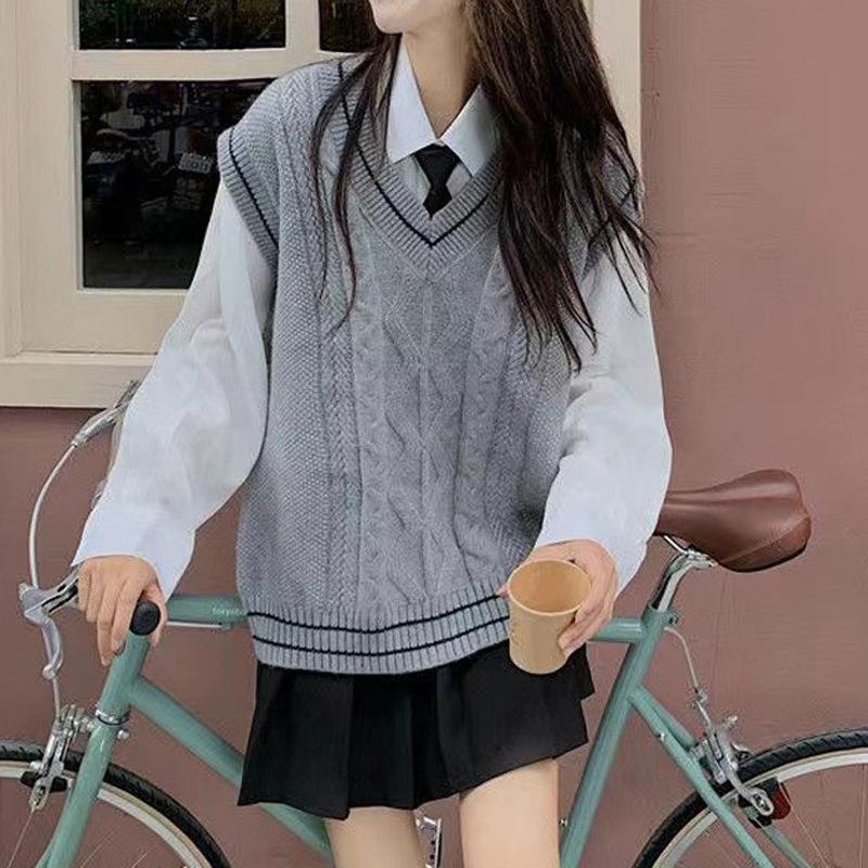 College Style V Neck Knitted Vest for Women in Autum Contrasting Color Layered Sleeveless Twist Gray Sweater Vest with Vest College Style V Neck Knitted Vest for Women in Autum Contrasting Color Layered Sleeveless Twist Gray Sweater Vest with Vest
