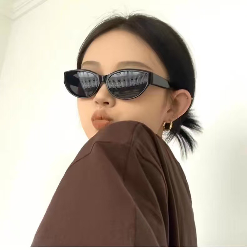 Jennie aynı stil gözlük kadın vintage seksi kedi göz küçük çerçeve gözlük polarize ultraviyole koruma güneş gözlüğü yüz küçültücü