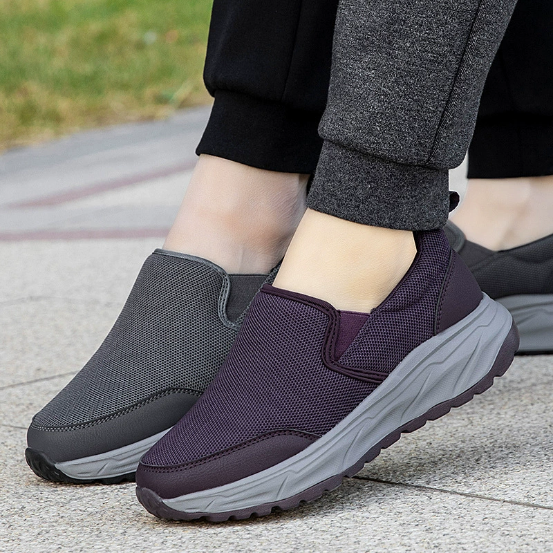 Прогулочная обувь без шнуровки для пар среднего и пожилого возраста, обувь для пожилых людей, легкая повседневная спортивная обувь на мягкой подошве, одинарная обувь для мам среднего и пожилого возраста.