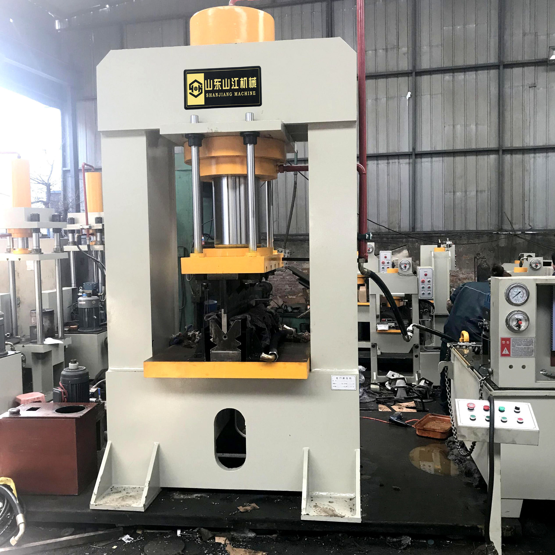 供应造船厂用500吨龙门液压机 碳纤维汽车内饰件315吨框式油压机