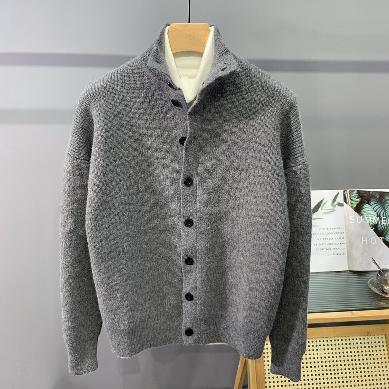Fashionable universal sweater