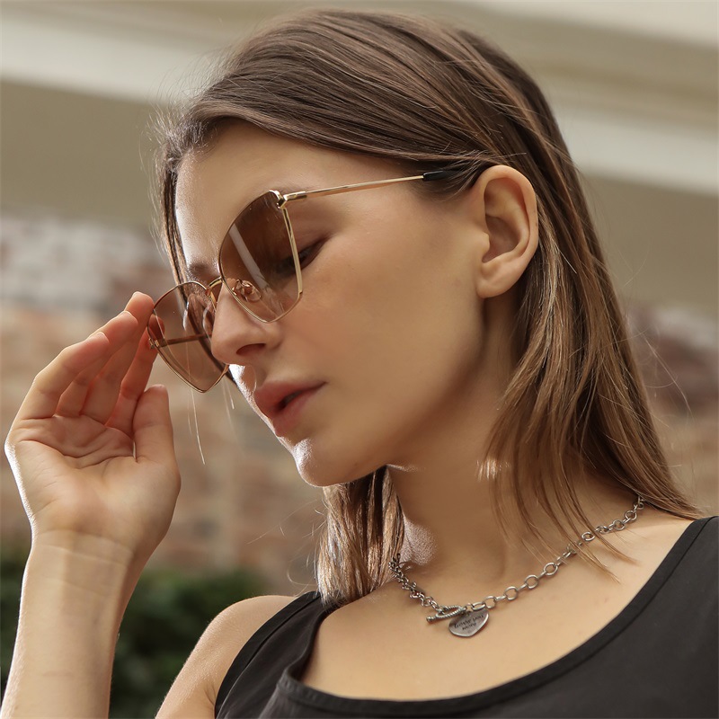 Retro Solid Color Pc Cat Eye Full Frame Women's Sunglasses display picture 1