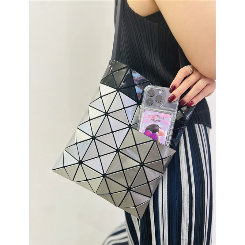 Diagonal pocket style gray with original B
