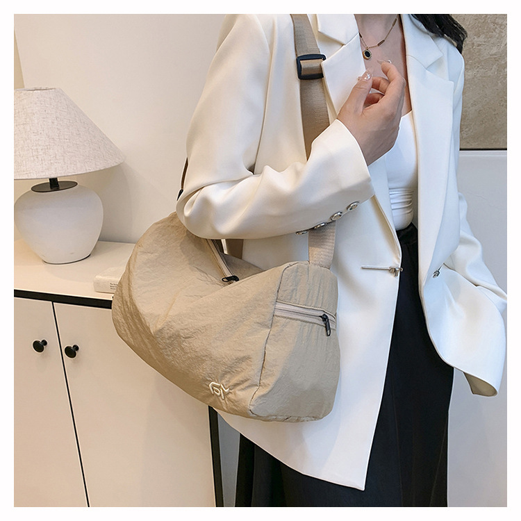 Crossbody tote bag, Korean style Instagram niche design women's bag, nylon fabric canvas bag, fashionable, casual and artistic single-shoulder bag undefined