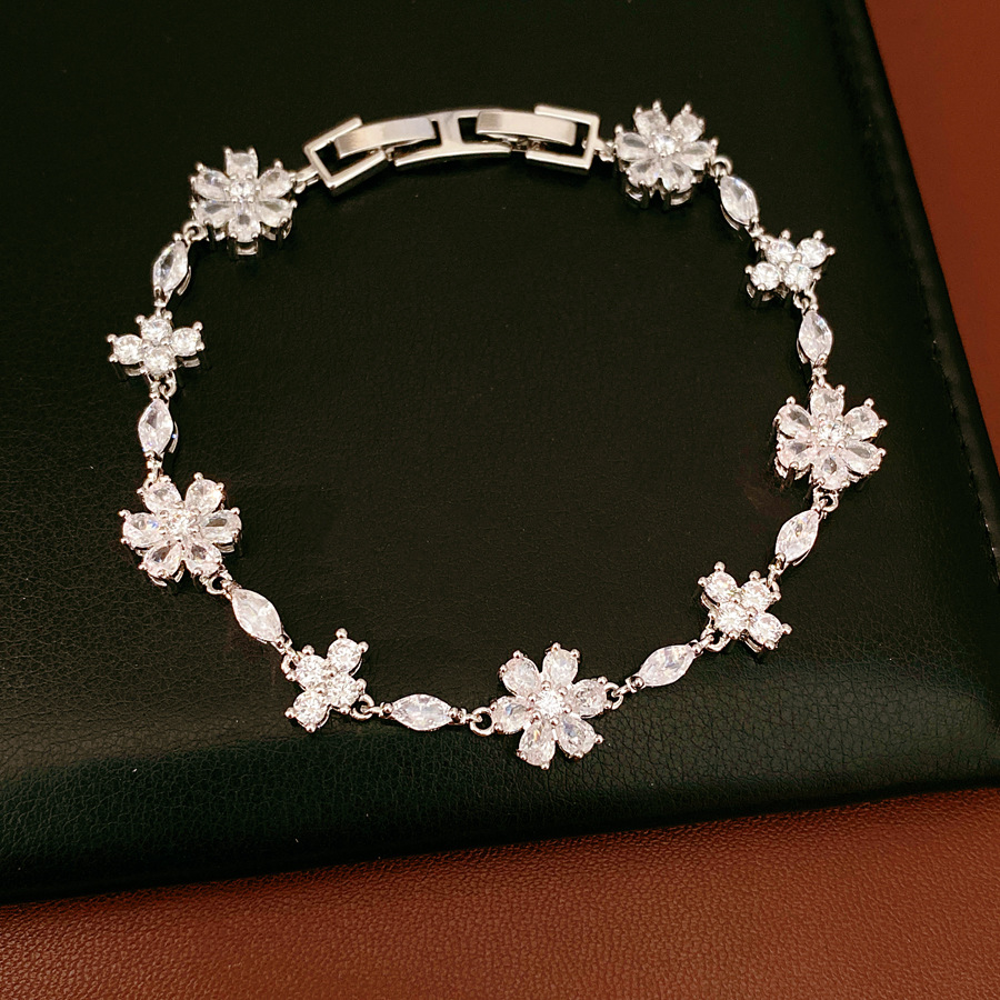 Medieval vintage flor de piedra cruz de empalme pulsera de hebilla pulsera de nicho lujosa joyas de mano delicadas