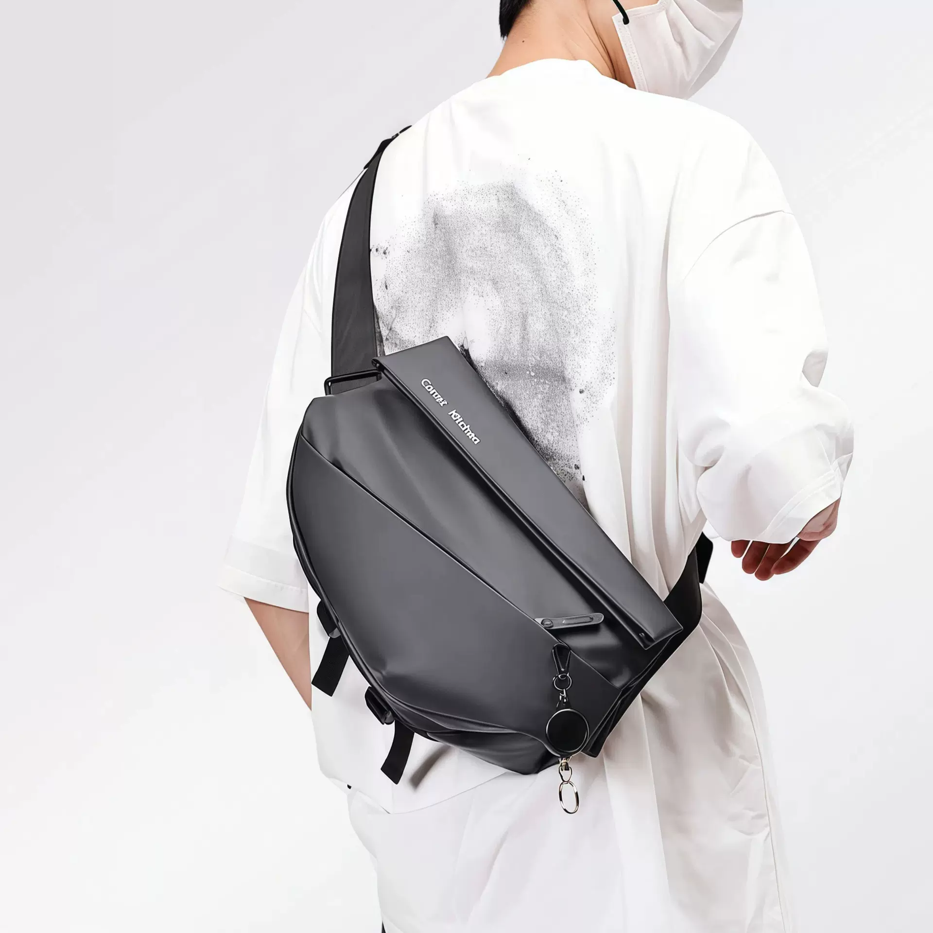 男士包斜挎包潮牌机能邮差包单肩包摩托机车背包运动骑行斜肩跨包