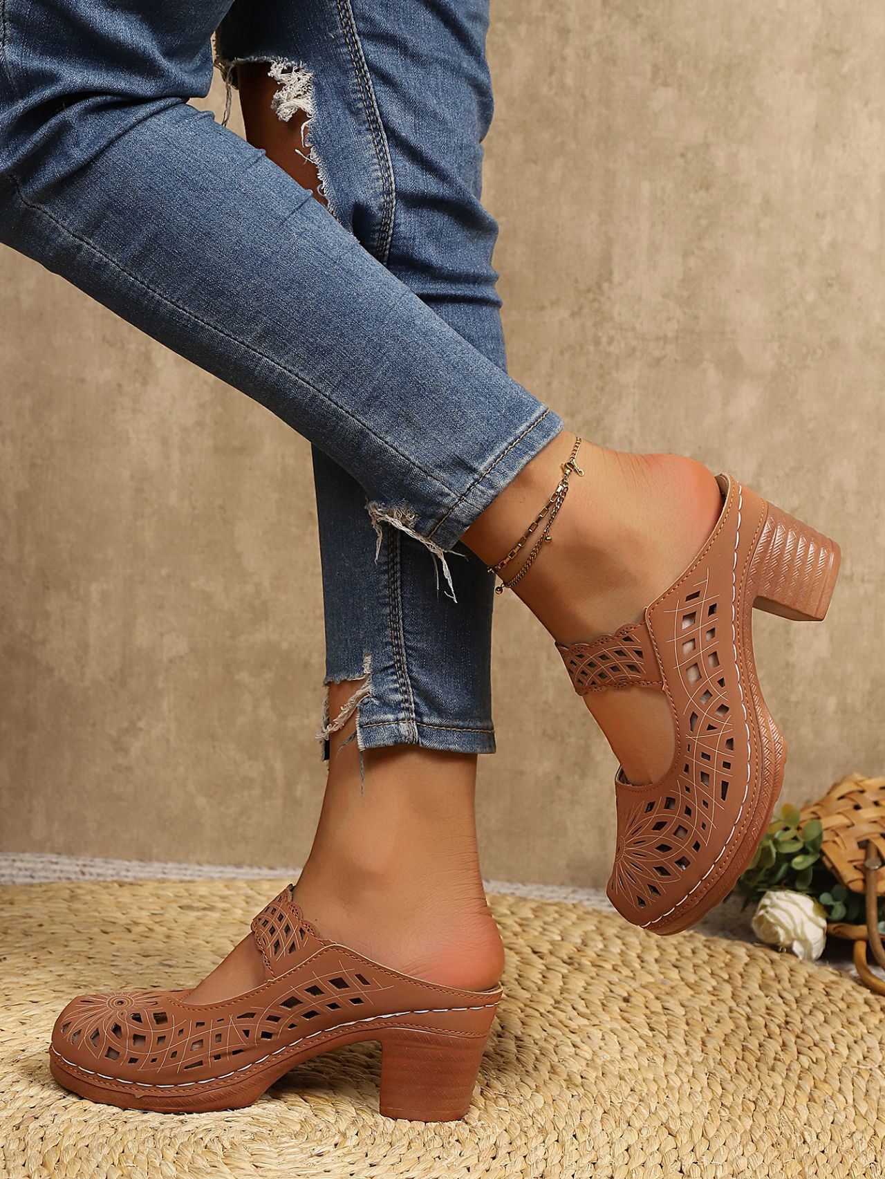 Elegant Hollow out mid Heel Sandals for Women Chunky Heel Slip-On Closed Toe Slippers plus Size Summer New Style_vogvips.com