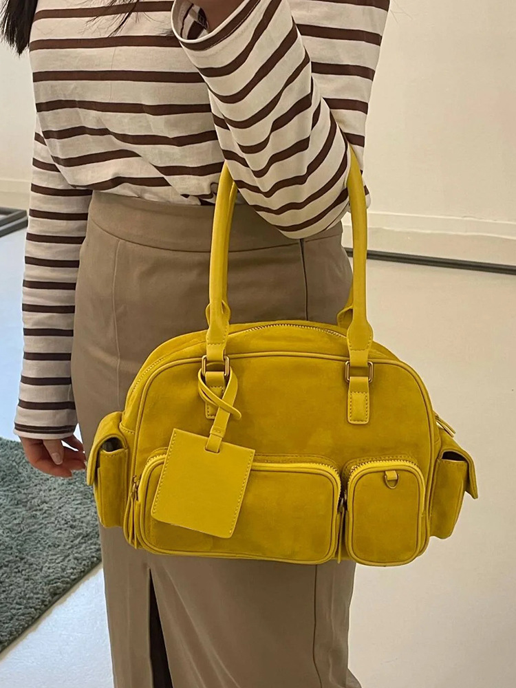 Sac à main à bandoulière simple en daim de style fille épicée polyvalent à plusieurs poches pour célébrités Internet de créateur de niche tendance 2024_voghion.com