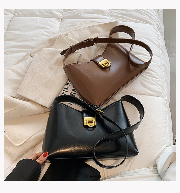 2021 New Bucket Female Bag Korean Solid Color Large-capacity Commuter Diagonal Bag display picture 41