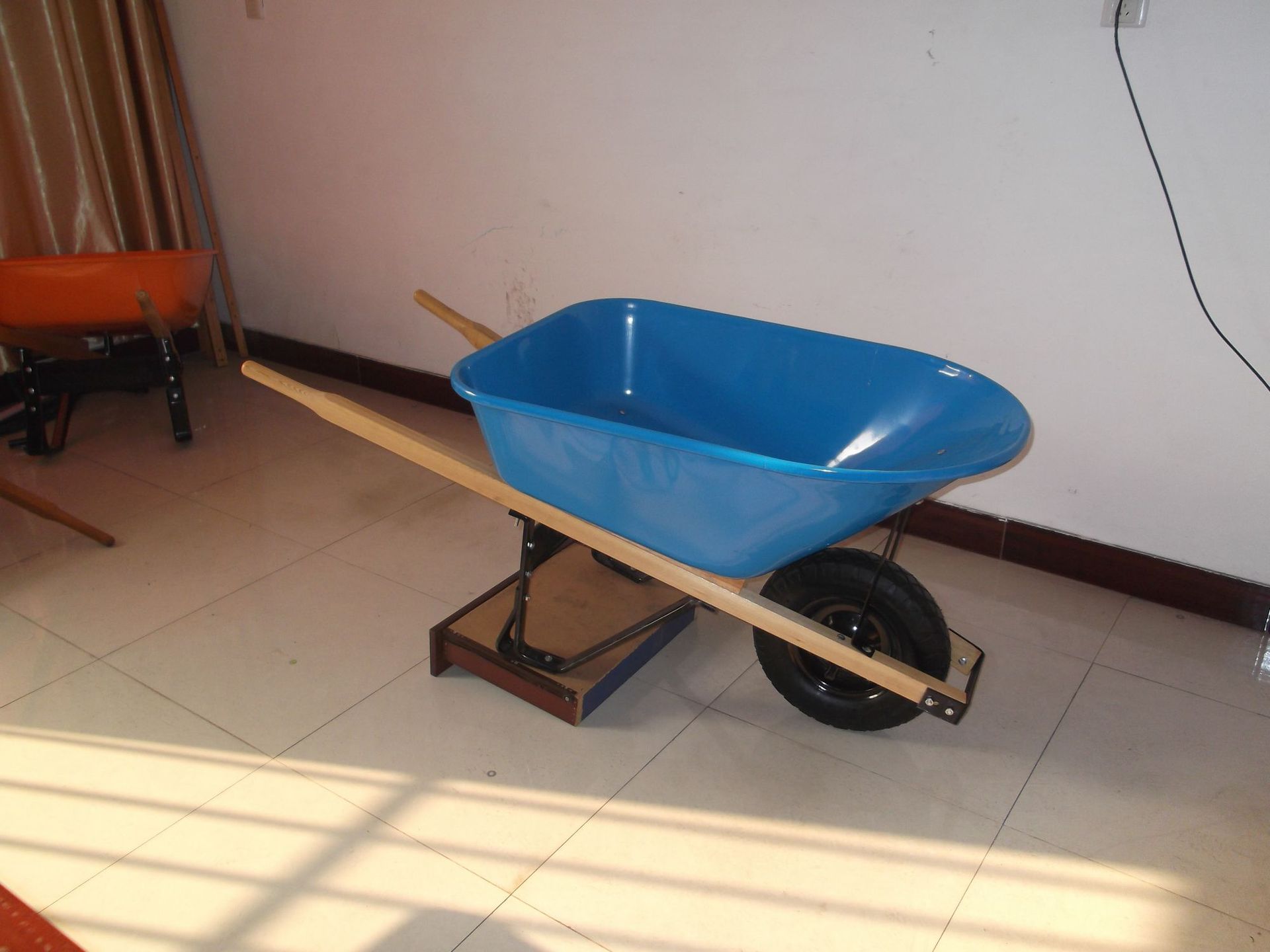 厂家直供南美大斗独轮手推车WB7805