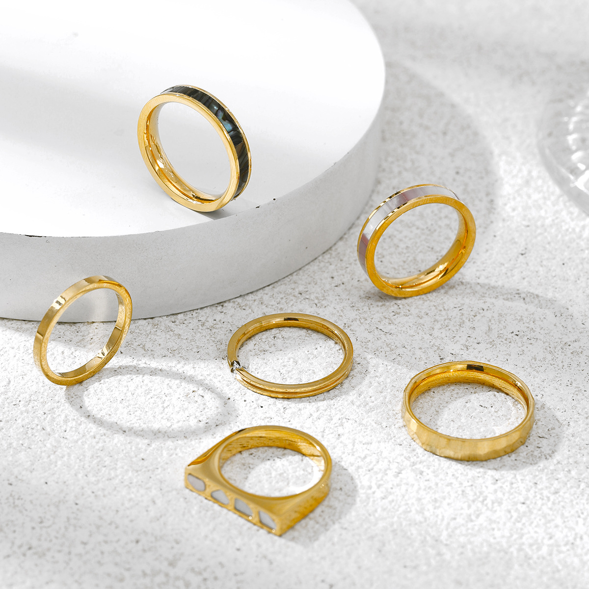 Anillo de acero inoxidable para mujeres no se pierde la cara de pigmento simple anillo de acero inoxidable de lujo ligero nicho popular