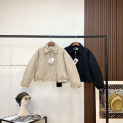 LOE家25新款翻领羽绒服女短款宽松外套冬季帅气柜线明星同款服装
