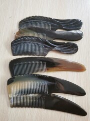 十四から十六センチの黒花櫛牛角櫛の露店展示会の専売の櫛の各種規格の櫛