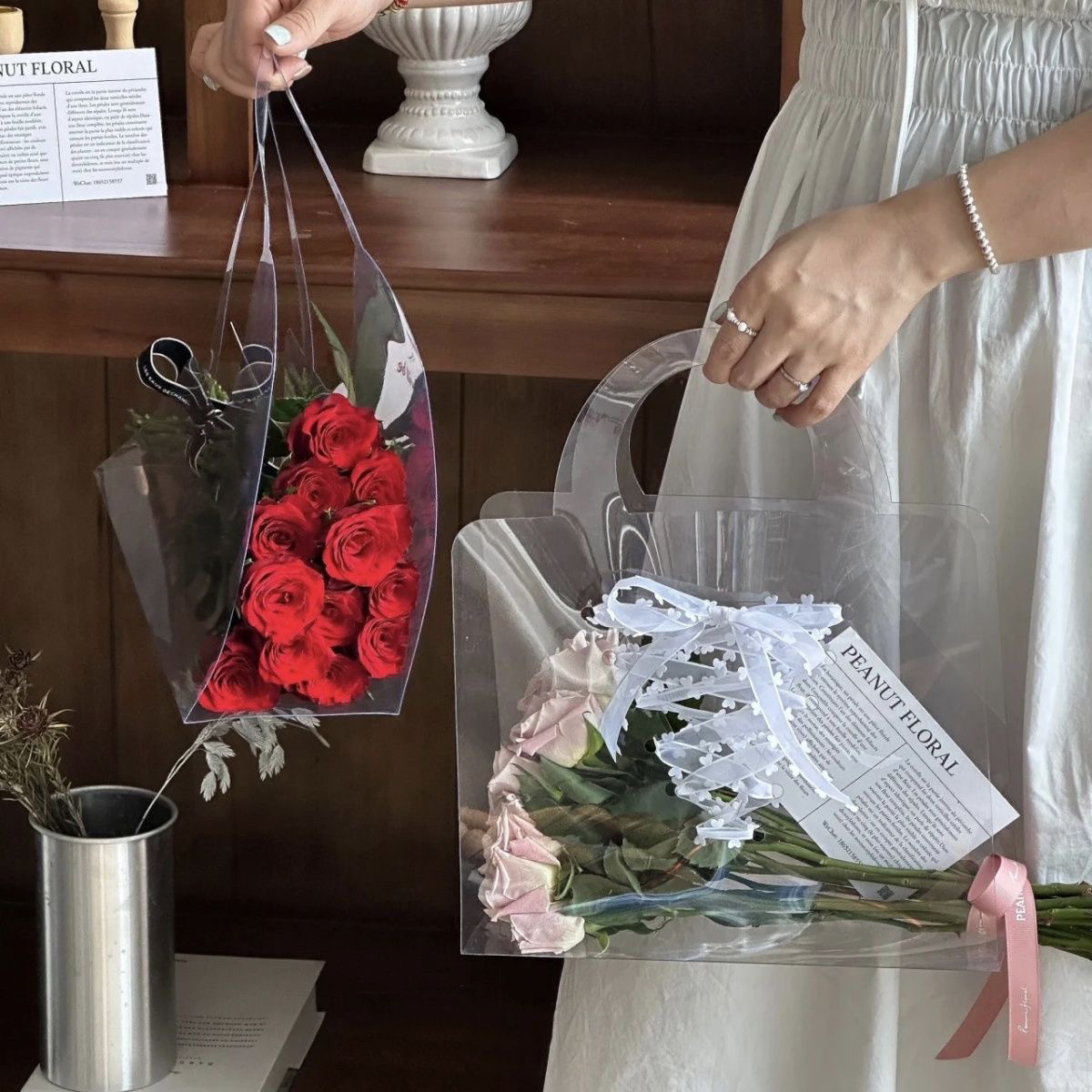 Material de embalaje de ramo caja portátil ins Día de San Valentín celebridad en línea flores transparentes bolso de gama alta en stock fabricante
