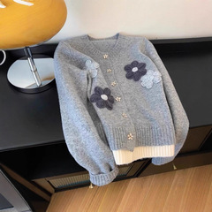 高级感花朵灰色毛衣外套女小个子穿搭秋冬新款韩系针织开衫上衣