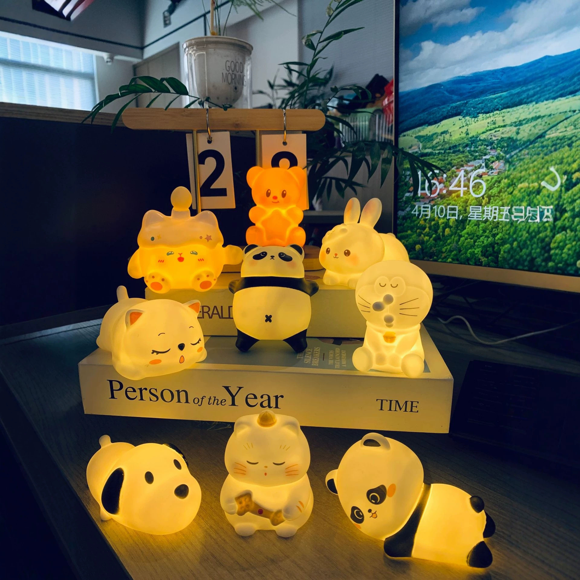 跨境搪胶小夜灯熊猫狗兔子公仔玩具礼物装饰摆件卧室灯具盲盒批发