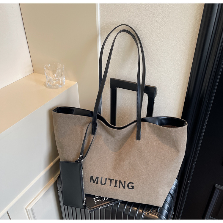 Retro Single Shoulder Tote Bag for Women Commuting to Class, Large Capacity, Trendy and Popular Large Handbag, High-Value Bag