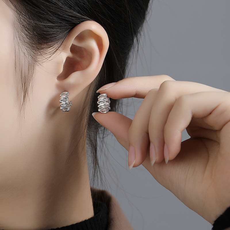 SHIAI Korean Korean S925 Sterling Silver new pattern fold Backing Earrings A small minority fashion senior Versatile Silver earrings