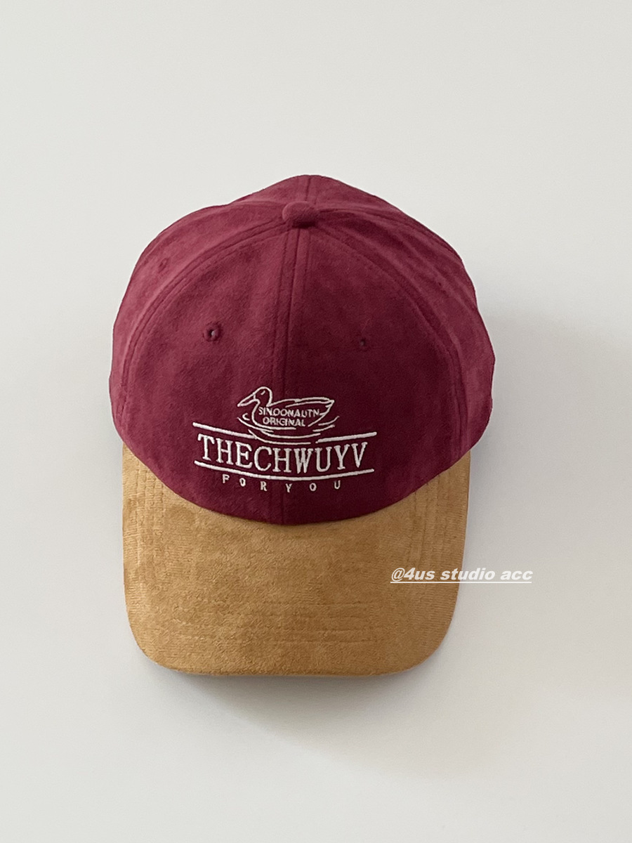 Gorras de béisbol para hombres y mujeres 2024 otoño nuevo gorras de peluche de cuero de seda de color amplio gorras de nariz grande pareja gorras de lengua de pato muestran cara pequeña