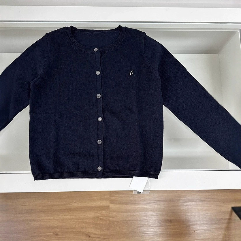 Новинка 2024 года, кардиган в Корейском стиле с вышивкой вишни для девочек, хлопковый свитер с длинными рукавами в студенческом стиле для маленьких девочек, осень и зима