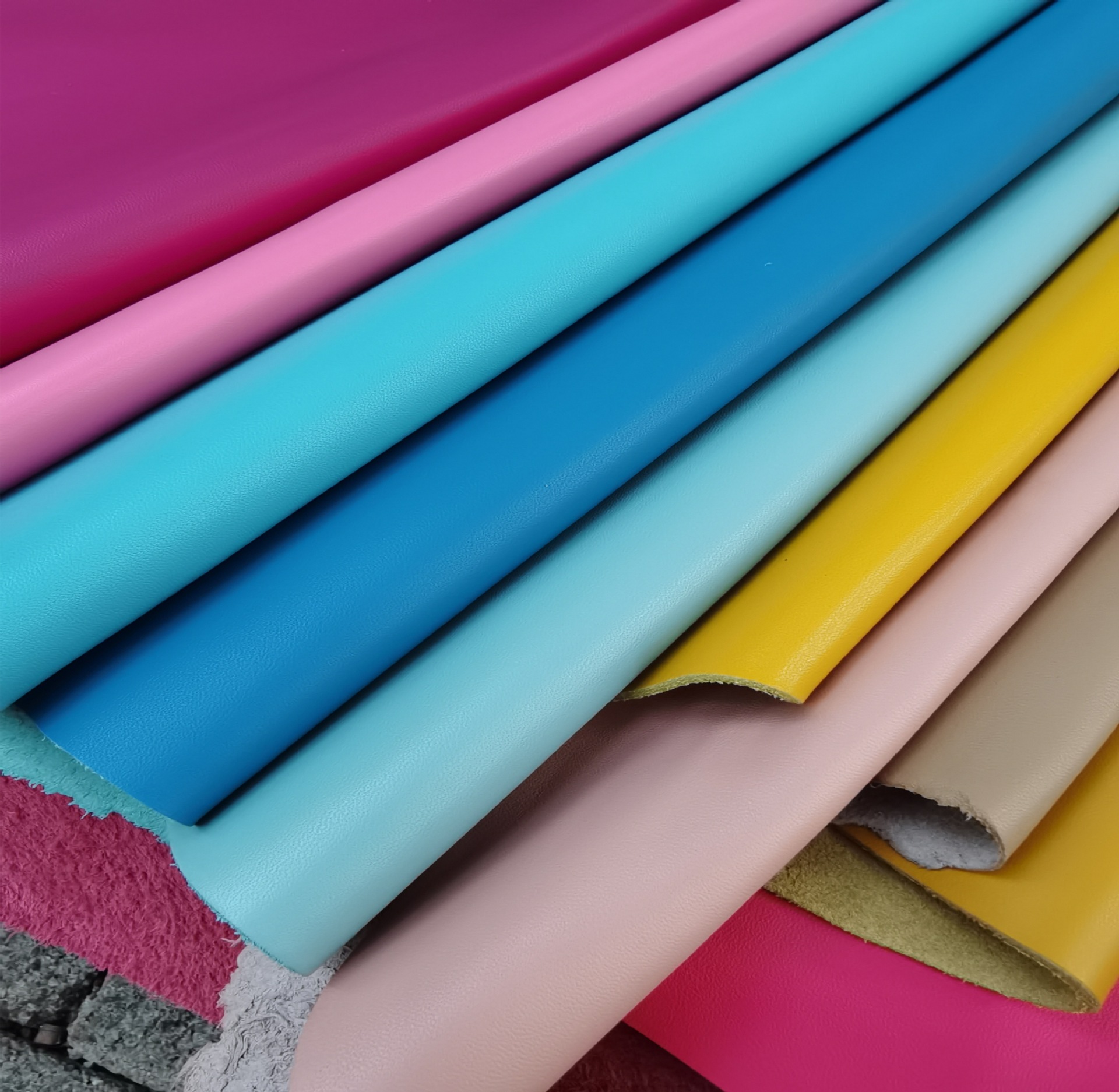 现货供应箱包手袋用头层软纳帕牛皮男女鞋用皮料