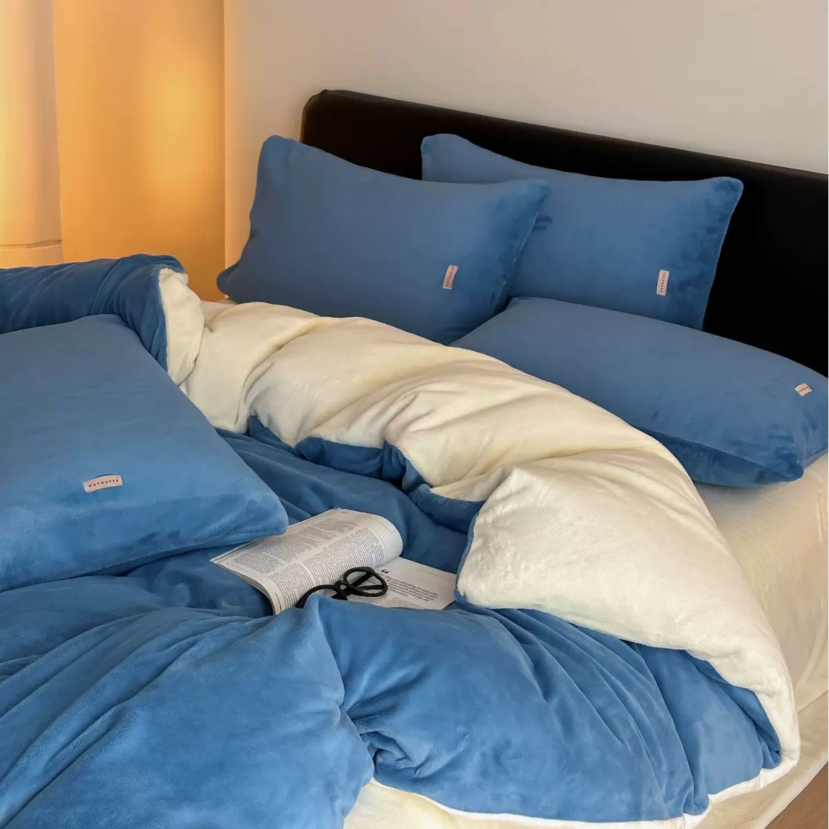 A类简约纯色双拼牛奶绒四件套冬款加厚保暖珊瑚绒被套床单抗静电