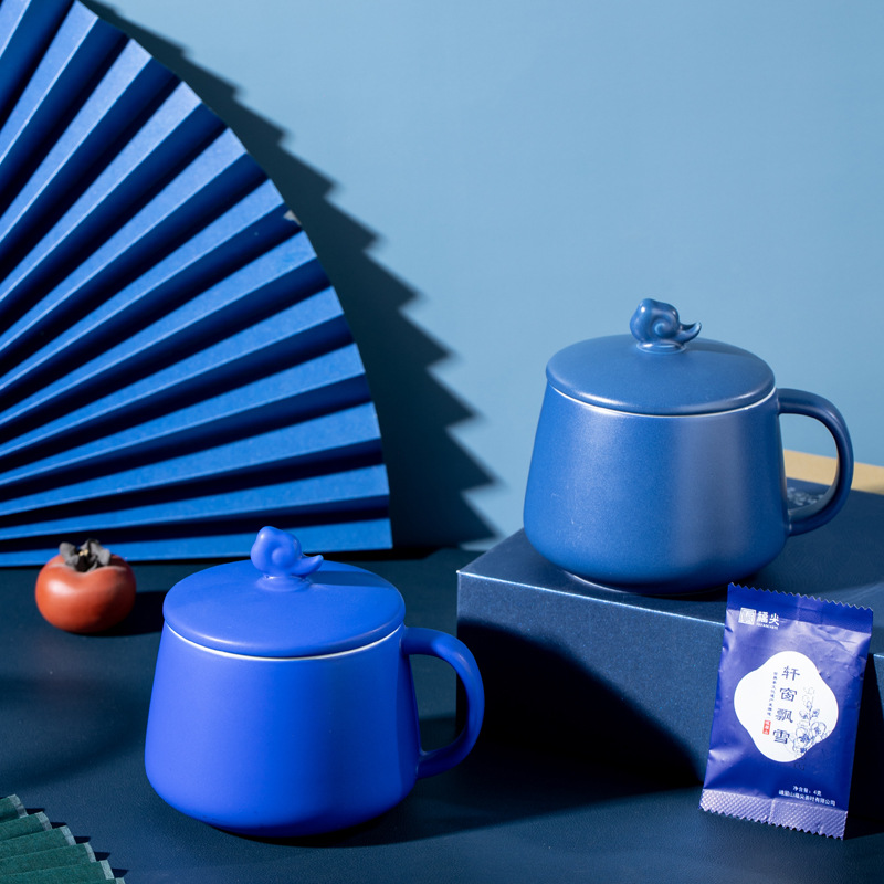 Taza de marcas de nubes, taza de cerámica azul Klein, taza de agua azul espacial con tapa, taza de publicidad LOGO personalizada