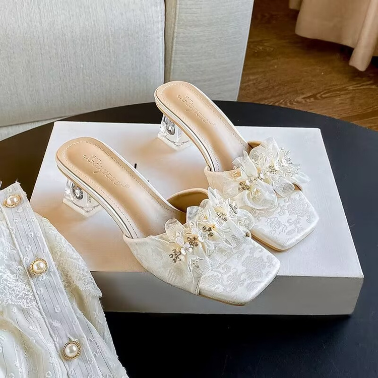 2025 Summer New Korean Style Square Toe Pearl Flower Crystal Chunky Heel One Strap Sandals For Women_vogvips.com