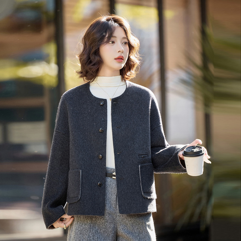 2025 Autumn and Winter New Gray Double-Sided Wool Outwear Women's Short Korean Design Woolen Outwear for Small People