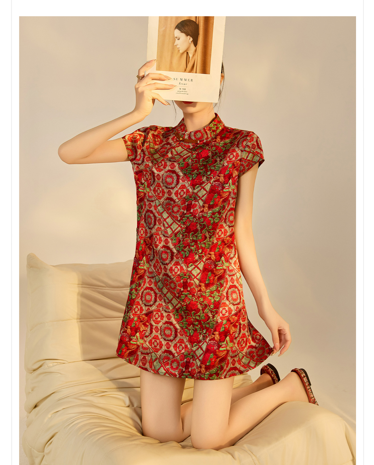 Đầm suông midi chữ A vải rayon thêu hoa cách tân cổ điển Trung Quốc — Màu đỏ san hô, Màu caramel chi tiết 4