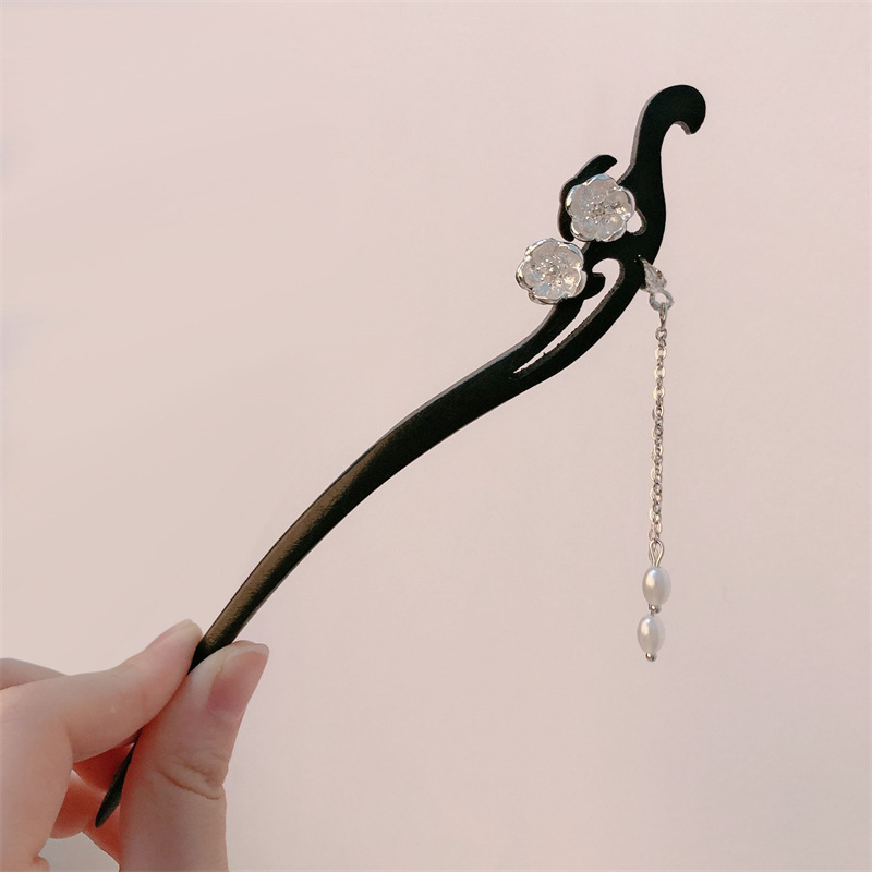 1378 Horquilla larga con flecos