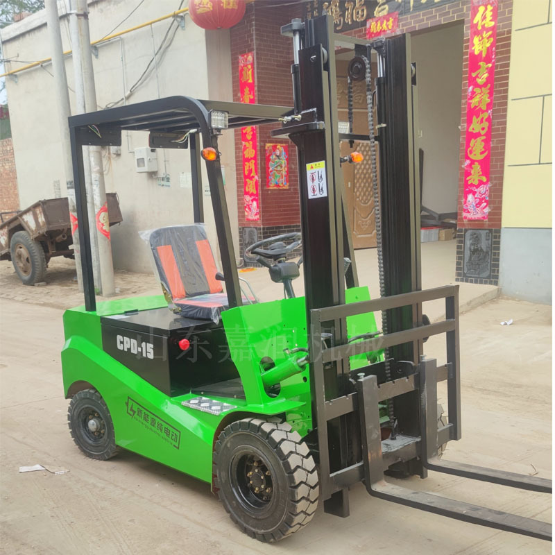 电动叉车 四轮座驾式小型电动叉车 1.5吨2吨电动托盘液压堆高车