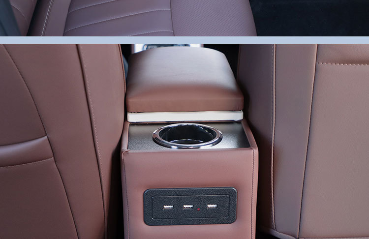 Wuling fruit armrest box central bingo central control storage box ice fruit armrest mechanical handbrake main co-pilot isolation