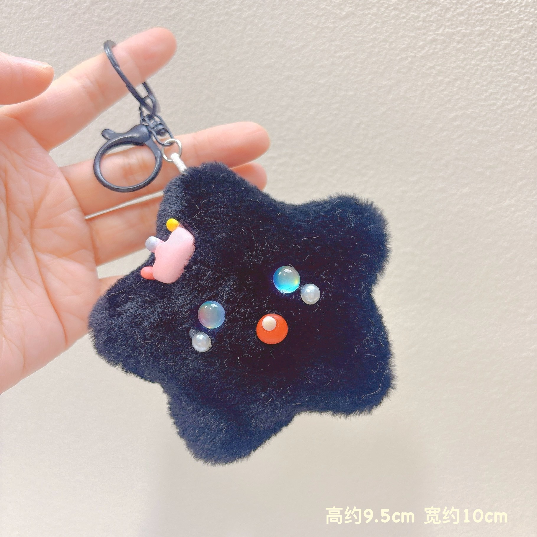 검은 별이 삐걱거린다