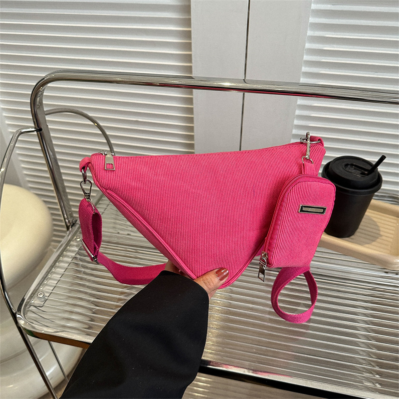 Bolsa de gran capacidad para mujer verano 2023 nueva bolsa de mensajero de color sólido simple estilo deportivo casual hombro triángulo bolsa niño y madre