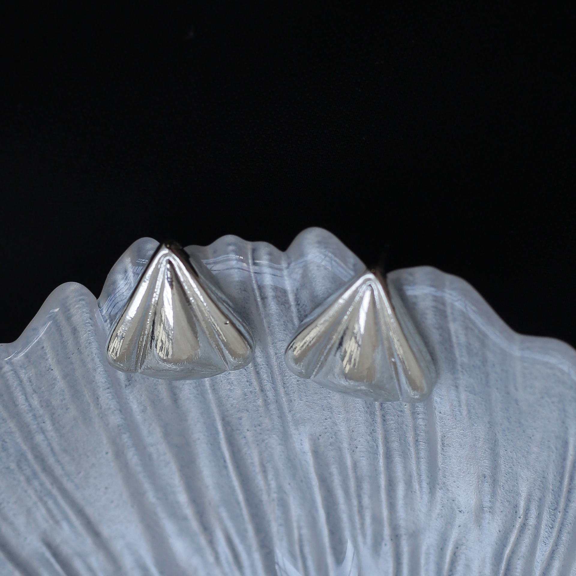 Triangle silver