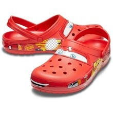 95 automóviles McQueen Hole zapatos de playa para hombres y mujeres al aire libre para adultos sandalias de zapatillas de moda