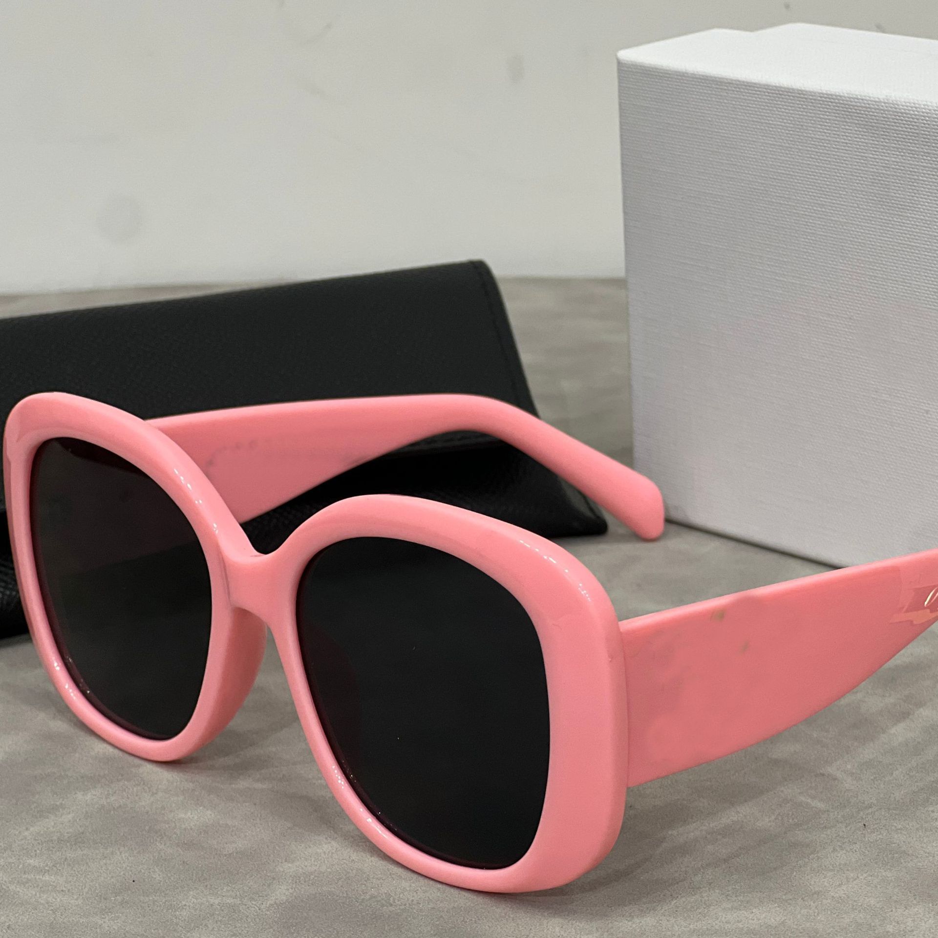 Triumfikaar Suure raamiga Unisex Trendikas Mood Vabaaja Välistingimustes Päikeseprillid Prillid_voghion.com