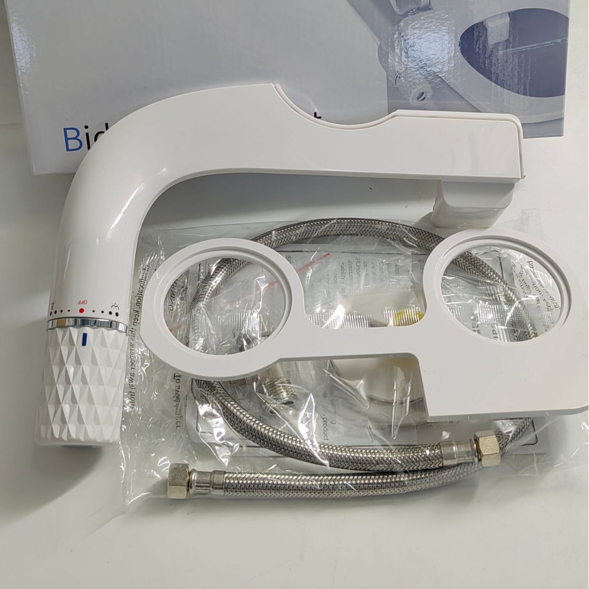 Conector en T de 3/8", Estándar Europeo, Blanco, Diseño Dividido
