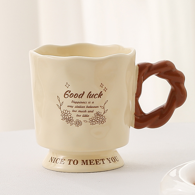 Taza de cerámica de estilo crema Taza de regalo de mano Taza de agua de oficina creativa Taza de café Mujer de alto valor