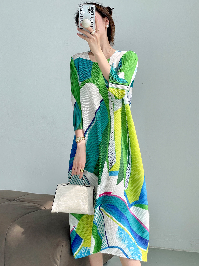 Đầm ôm body nữ cổ tròn xếp ly in họa tiết dáng ngắn thanh lịch — Màu tím chi tiết 1