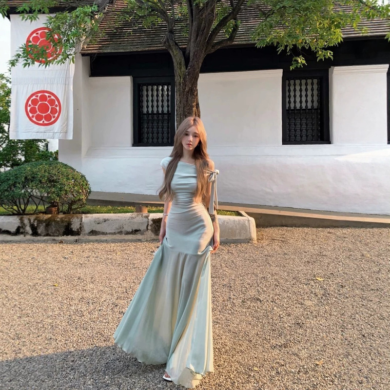 2026 New French Style Green Off-Shoulder Knit Dress for Women, Beach Vacation Waist-Cinching Elegant Long Dress 2026 New French Style Green Off-Shoulder Knit Dress for Women, Beach Vacation Waist-Cinching Elegant Long Dress